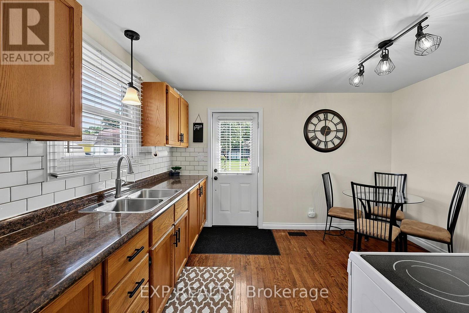 148 Queen Street, Essa, Ontario  L0M 1B0 - Photo 7 - N13669982