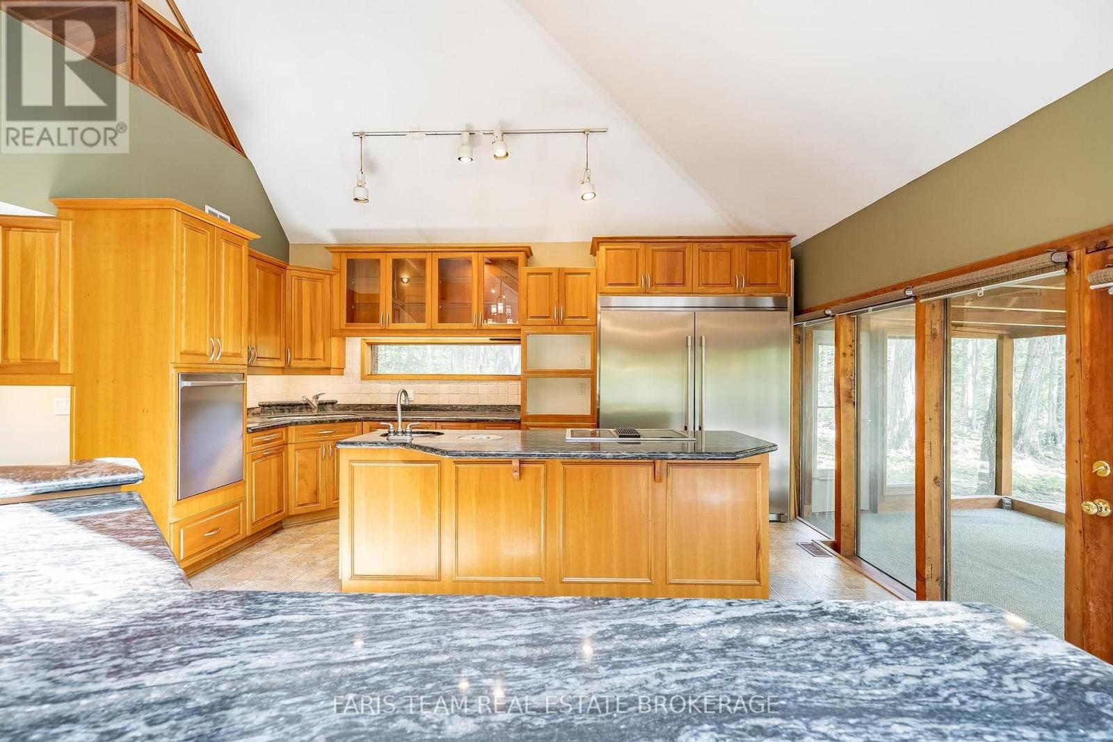 15 Scottdale Drive, Oro-Medonte, Ontario L0L 1T0 - Photo 6 - S13669914