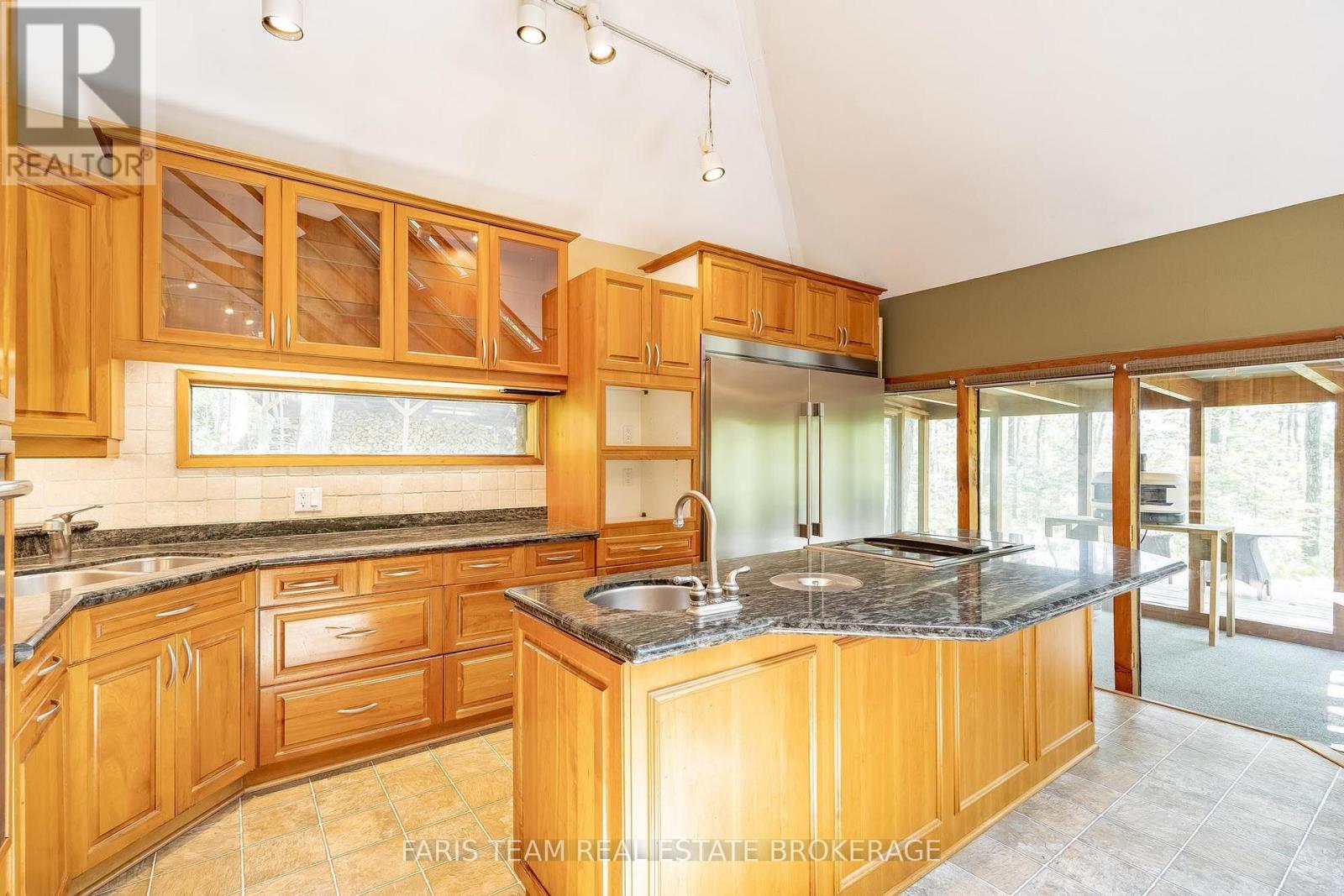 15 Scottdale Drive, Oro-Medonte, Ontario L0L 1T0 - Photo 9 - S13669914