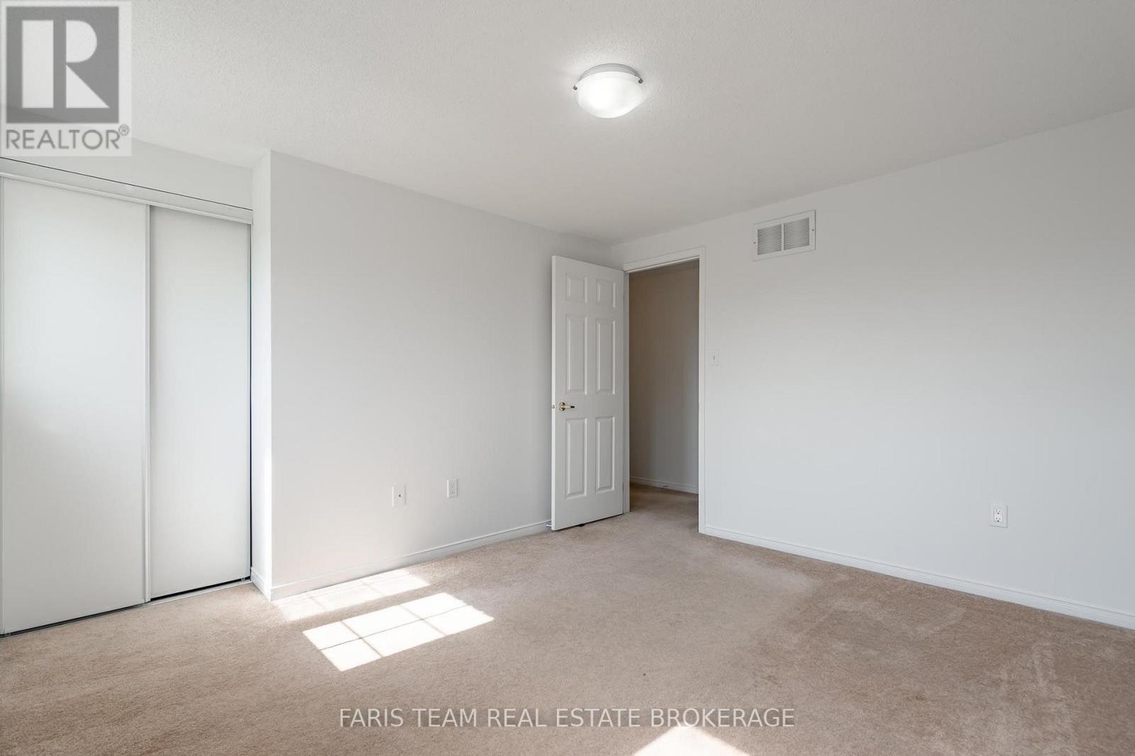6 Raymond Crescent, Barrie, Ontario  L4N 0V4 - Photo 14 - S13669946