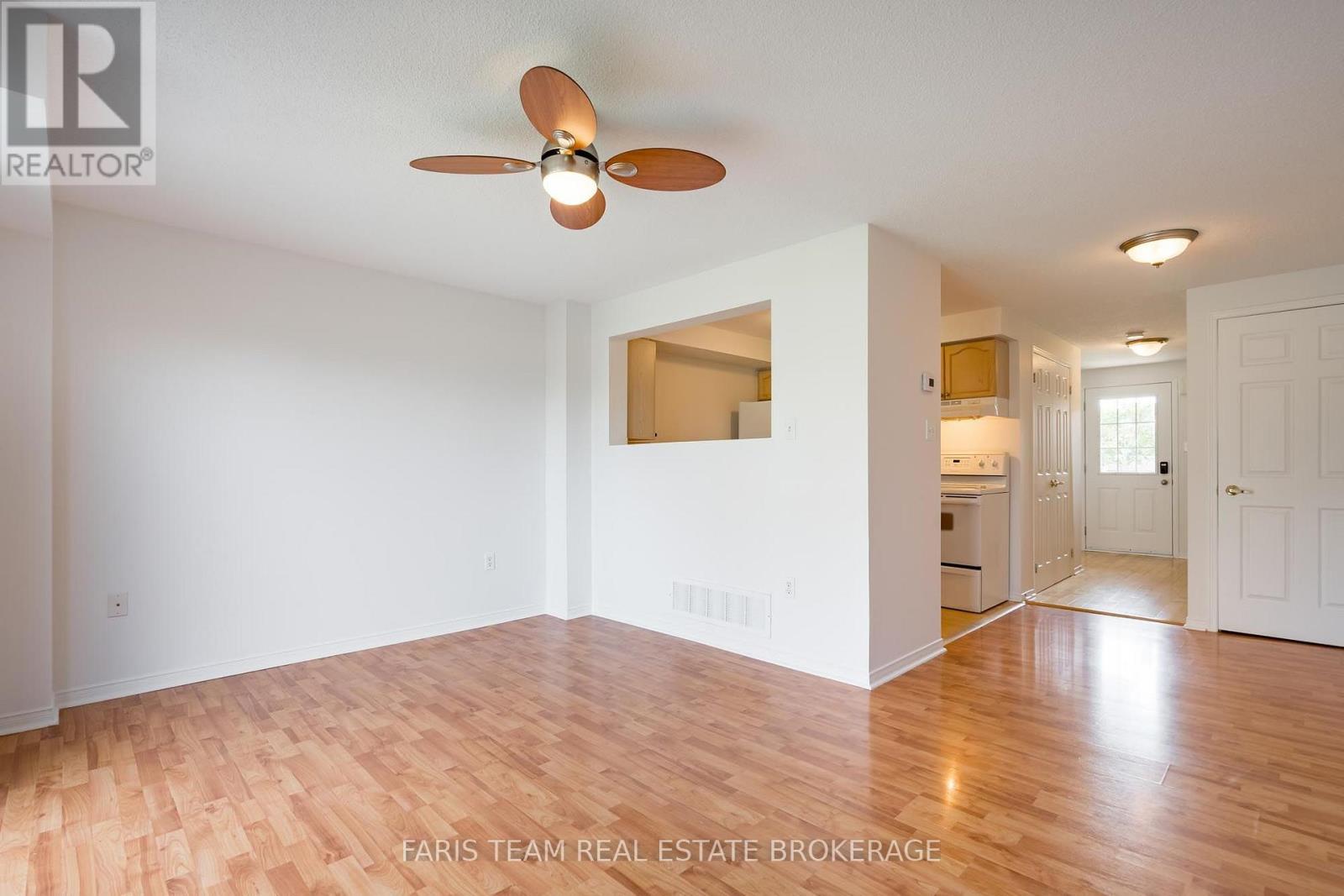 6 Raymond Crescent, Barrie, Ontario  L4N 0V4 - Photo 9 - S13669946