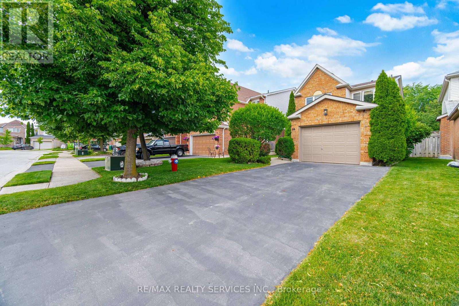 38 Furrows End, Brampton, Ontario  L6Z 4S5 - Photo 1 - W13669862