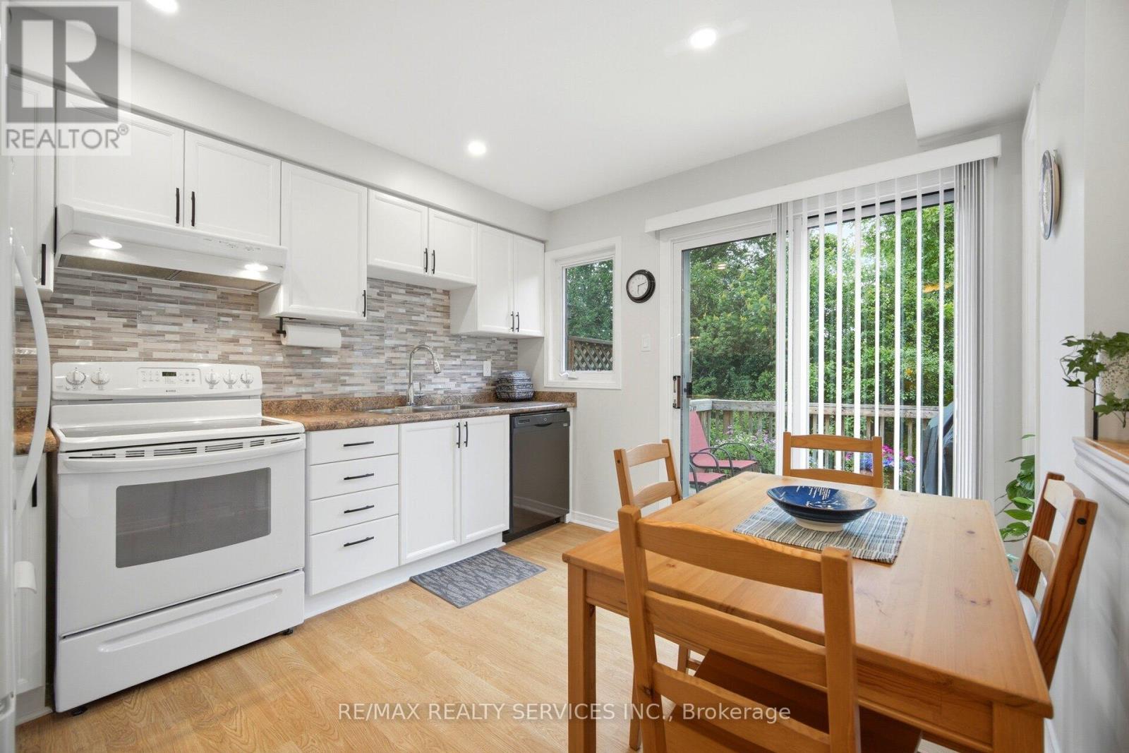 38 Furrows End, Brampton, Ontario  L6Z 4S5 - Photo 15 - W13669862
