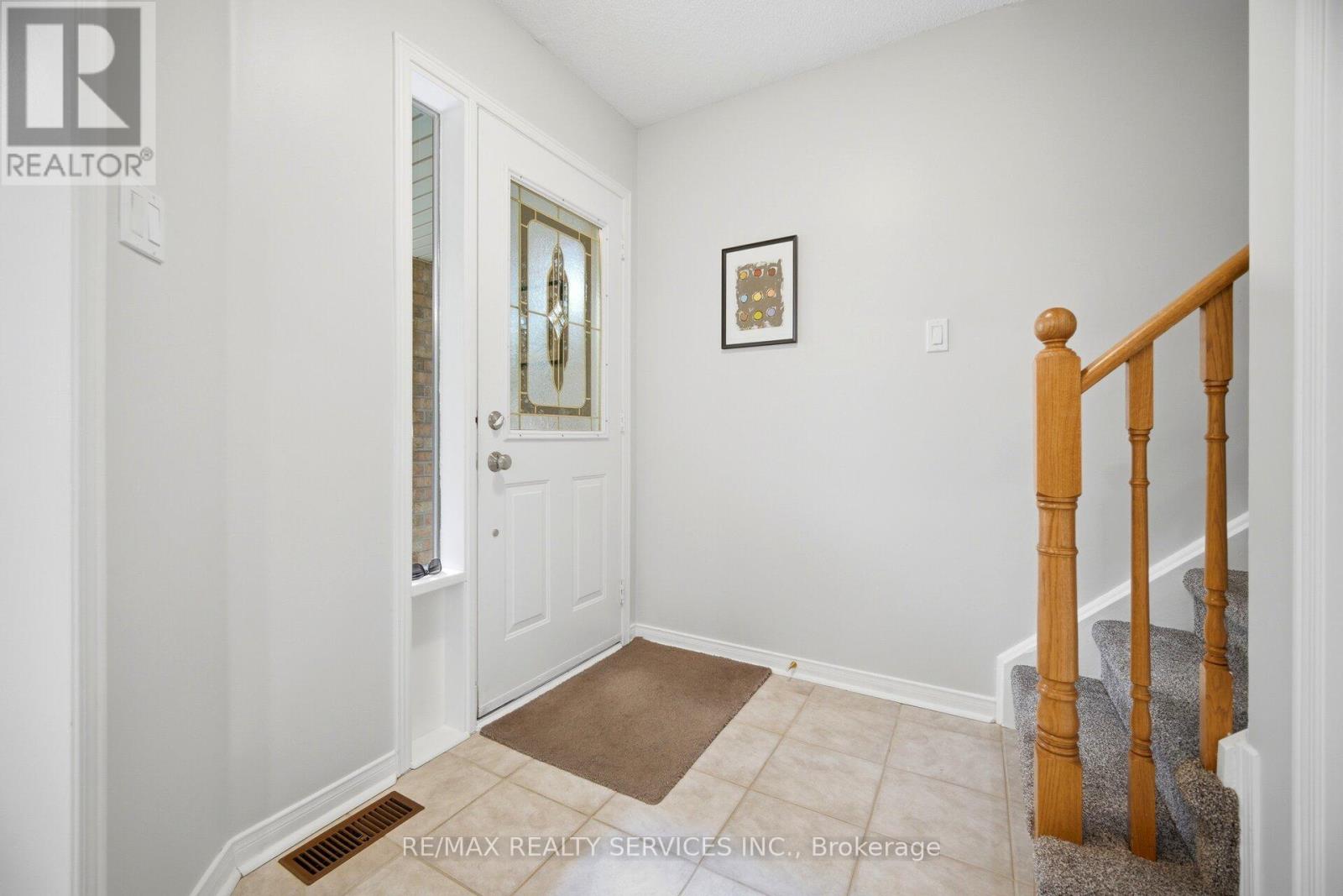 38 Furrows End, Brampton, Ontario  L6Z 4S5 - Photo 6 - W13669862