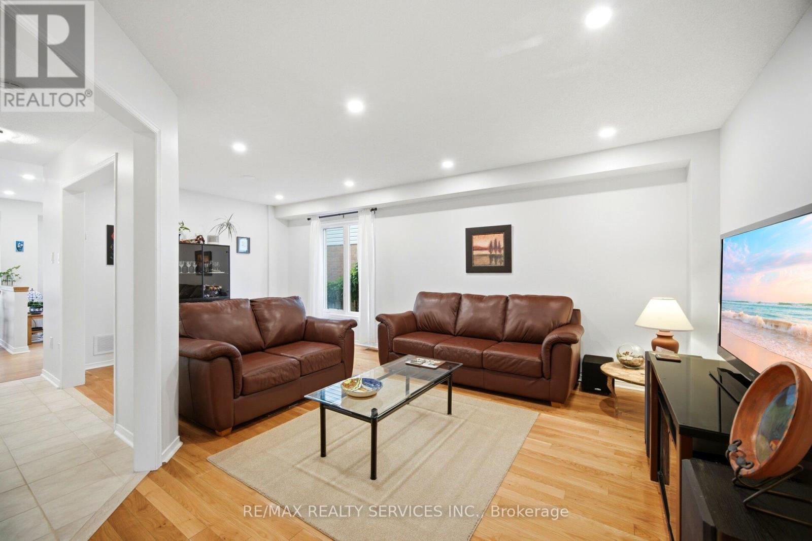38 Furrows End, Brampton, Ontario  L6Z 4S5 - Photo 8 - W13669862