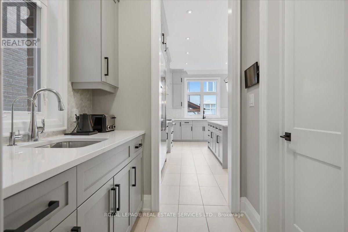 3300 Sunningdale Gardens, Oakville, Ontario  L6M 5K5 - Photo 13 - W13669908