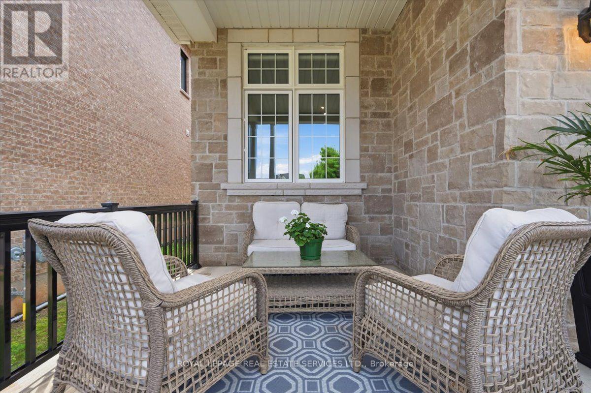 3300 Sunningdale Gardens, Oakville, Ontario  L6M 5K5 - Photo 3 - W13669908