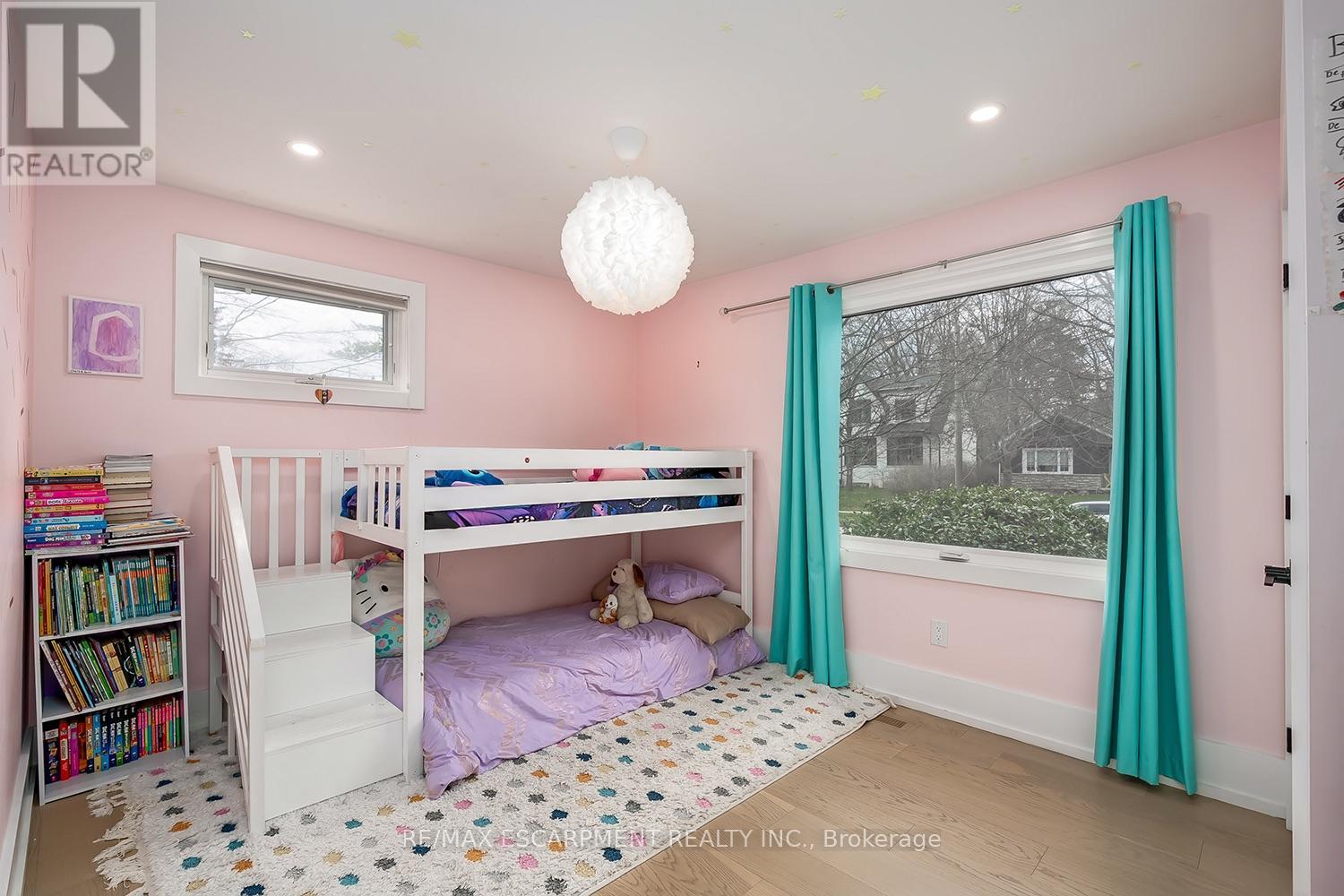 327 Goodram Drive, Burlington, Ontario  L7L 2J9 - Photo 25 - W13669998