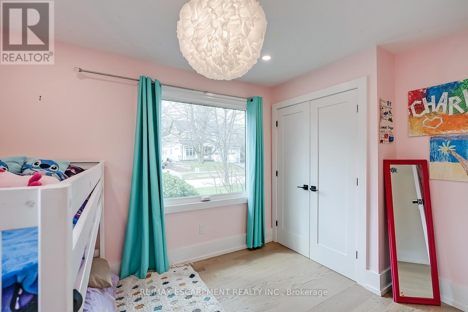 327 Goodram Drive, Burlington, Ontario  L7L 2J9 - Photo 26 - W13669998