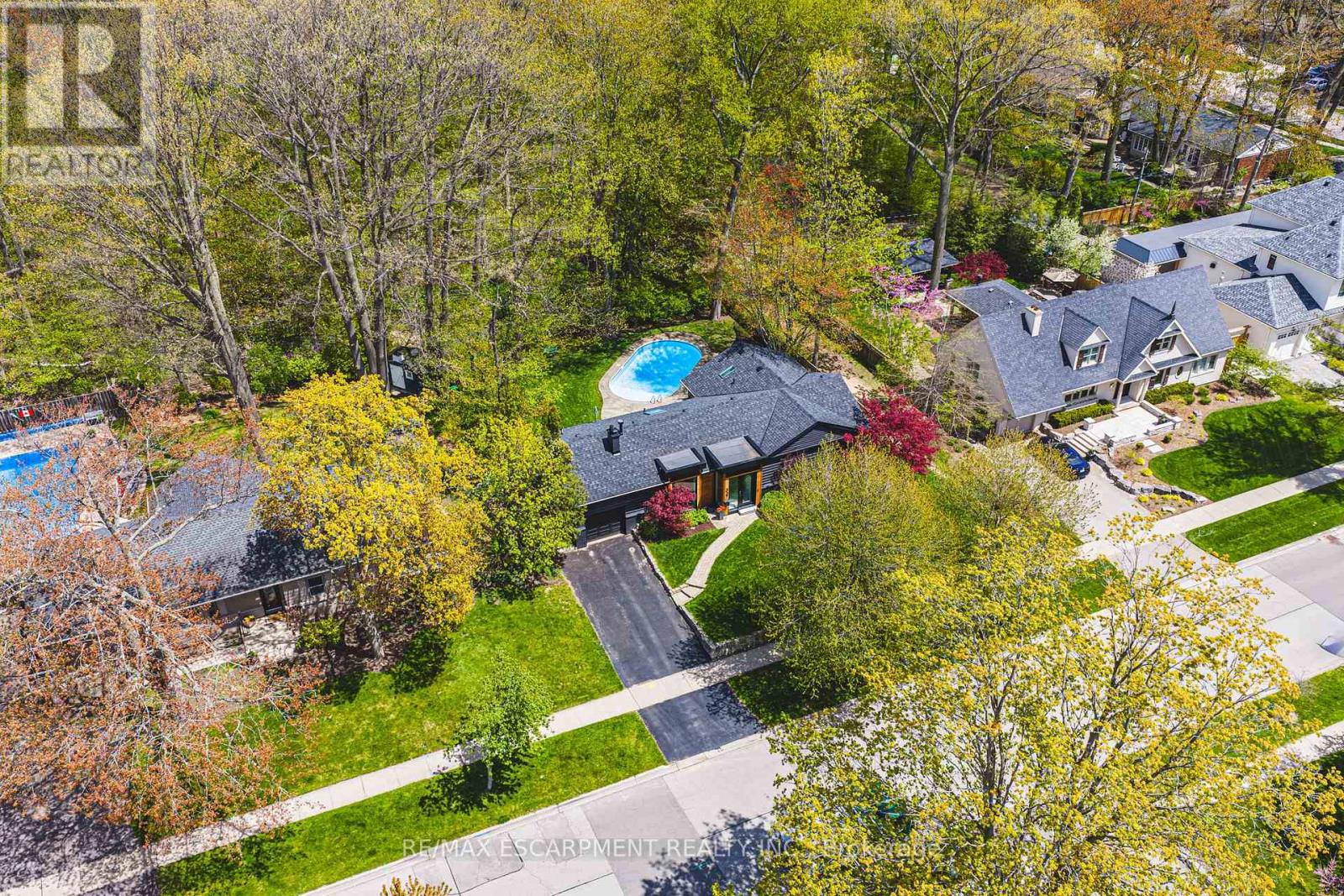 327 Goodram Drive, Burlington, Ontario  L7L 2J9 - Photo 49 - W13669998