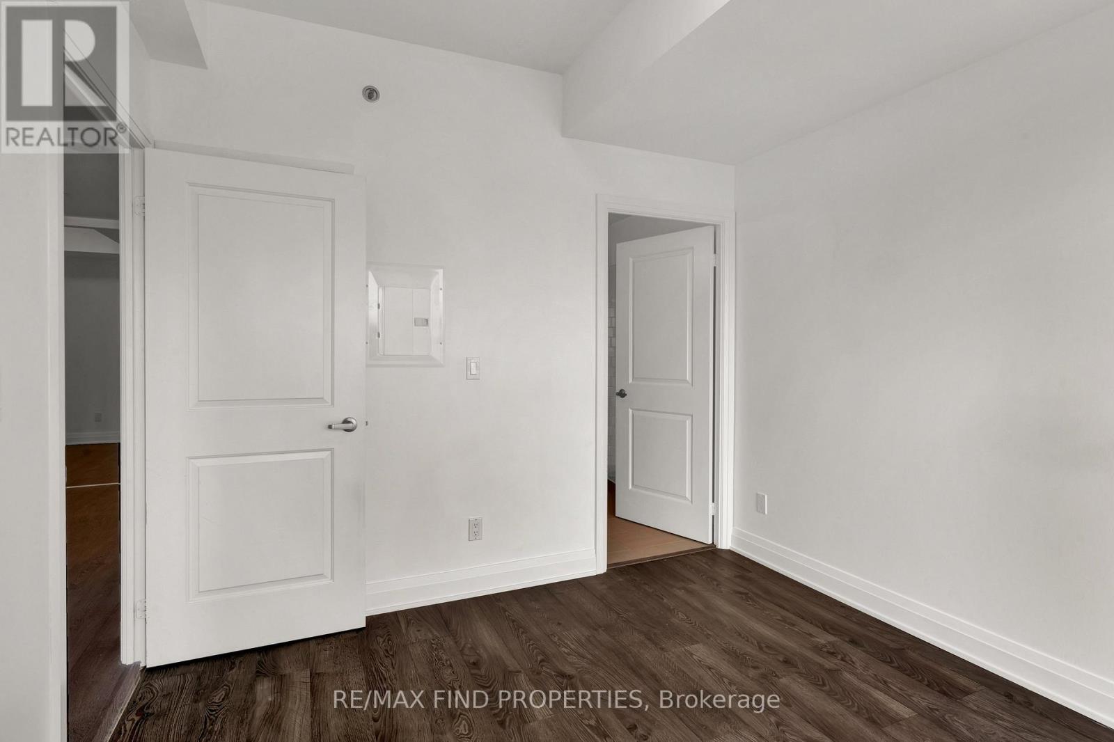 1504 - 55 Speers Road, Oakville, Ontario  L6K 0H9 - Photo 10 - W13670012