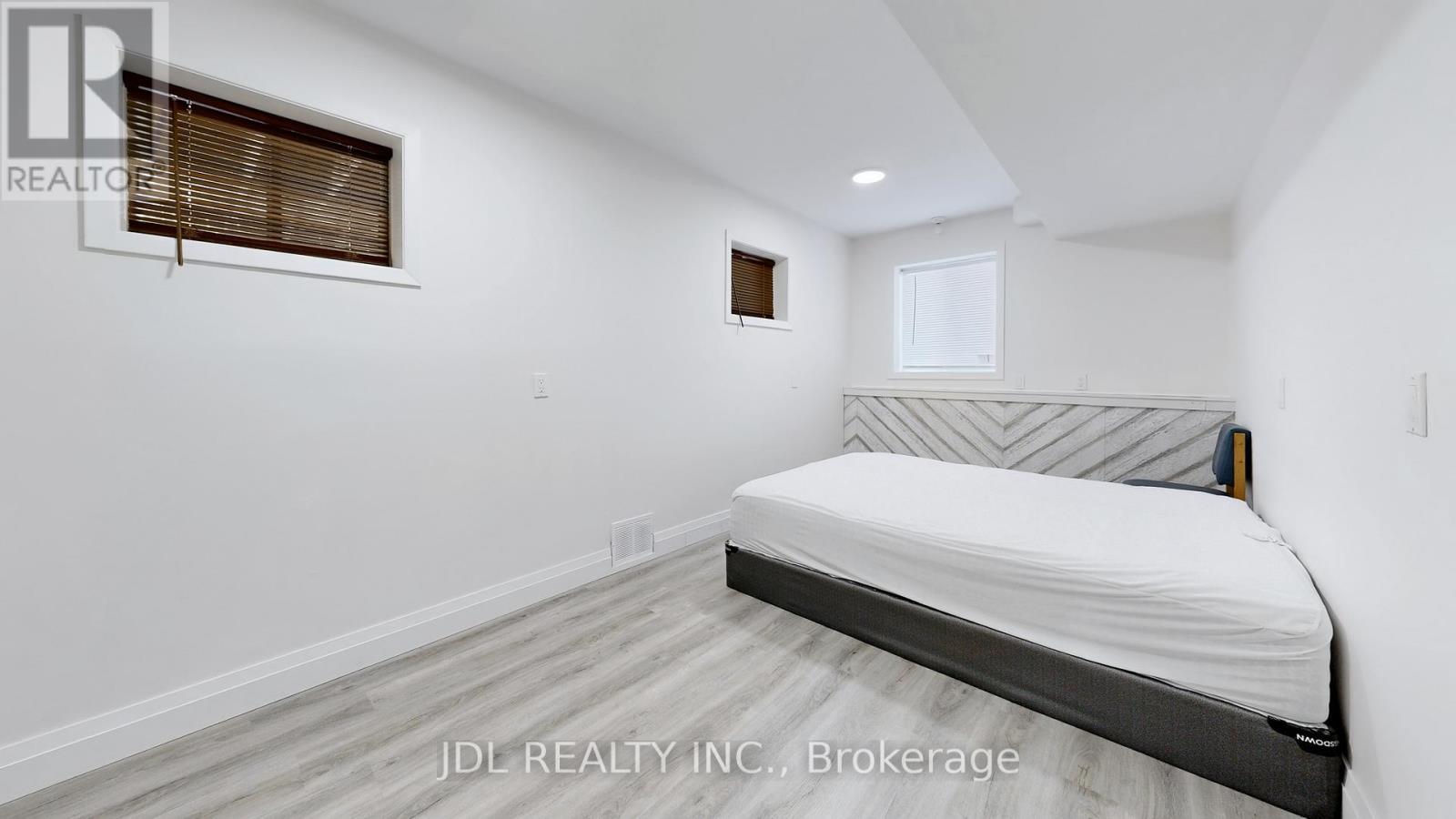 11 Red Robin Road, Georgina, Ontario  L4P 3E9 - Photo 23 - N13173674