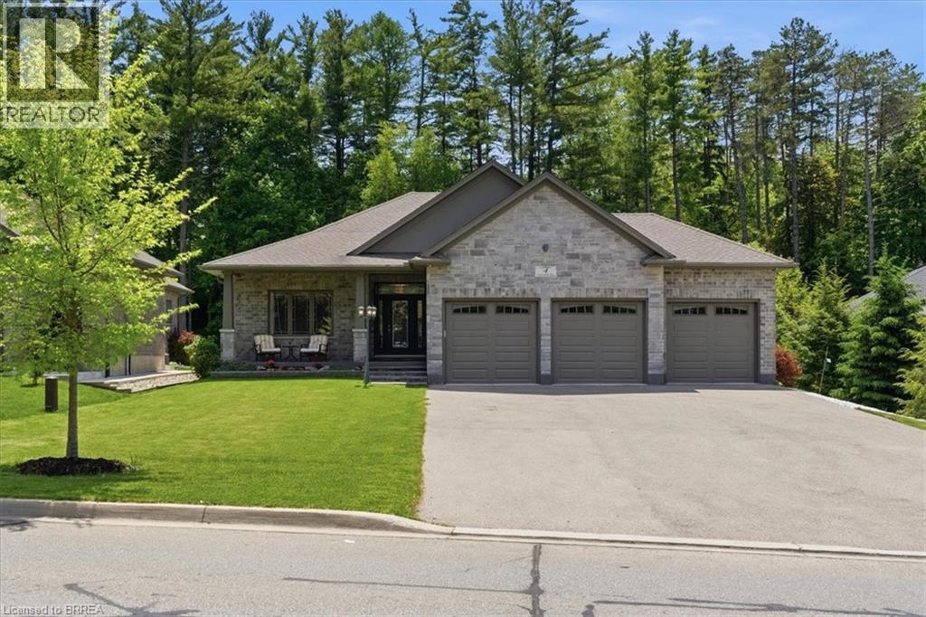 4 LYNNDALE Road, Simcoe, Ontario