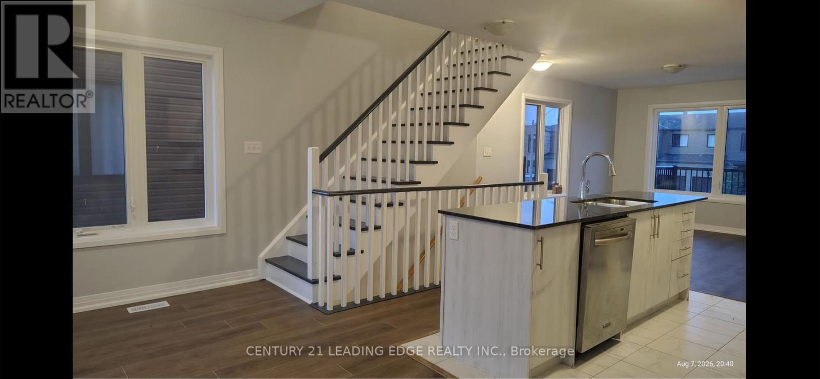 109 Fairlane Avenue S, Barrie, Ontario  L9J 0M5 - Photo 6 - S13669014