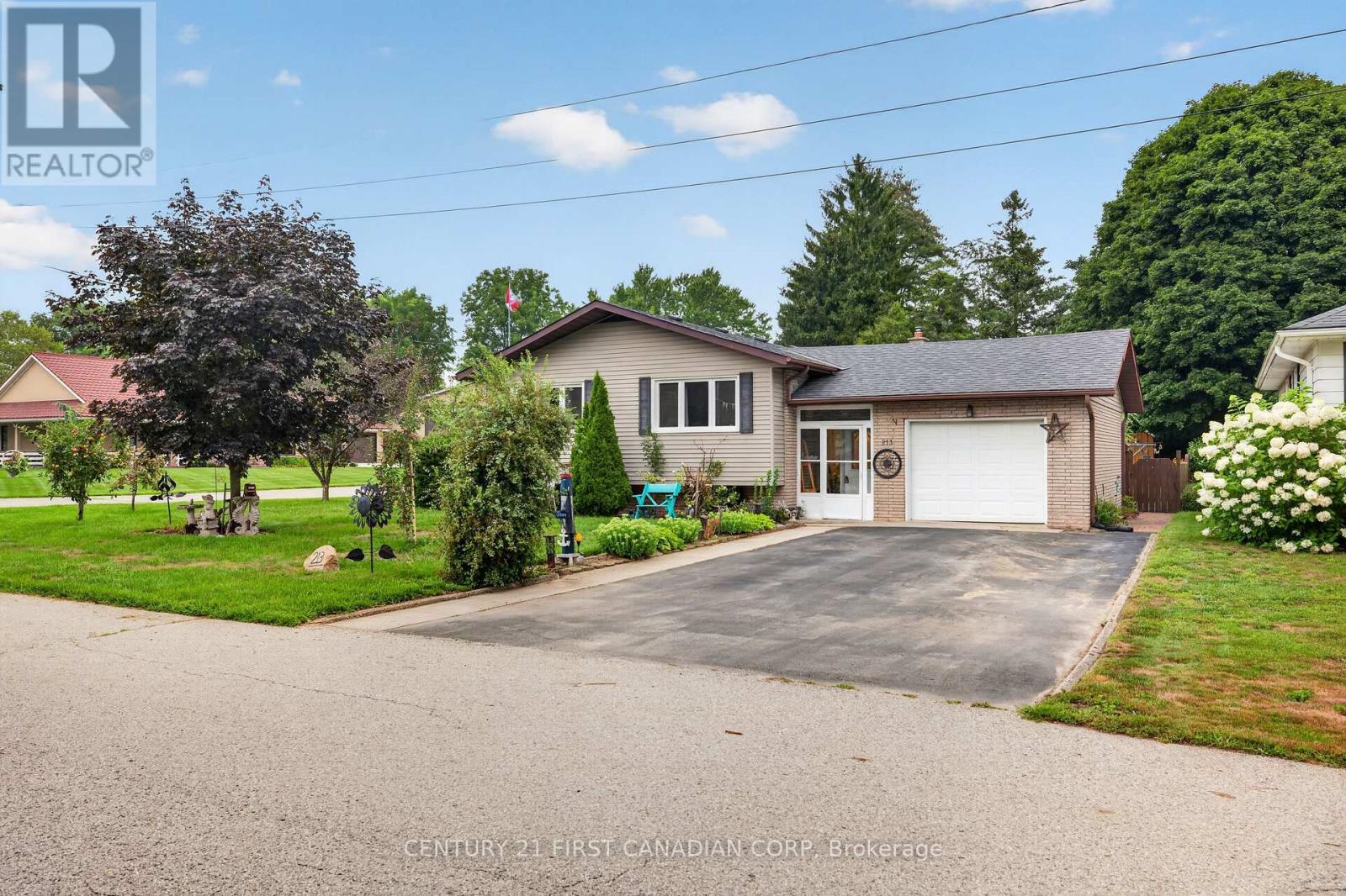 213 Fourth Street, West Elgin, Ontario  N0L 2C0 - Photo 2 - X13670088