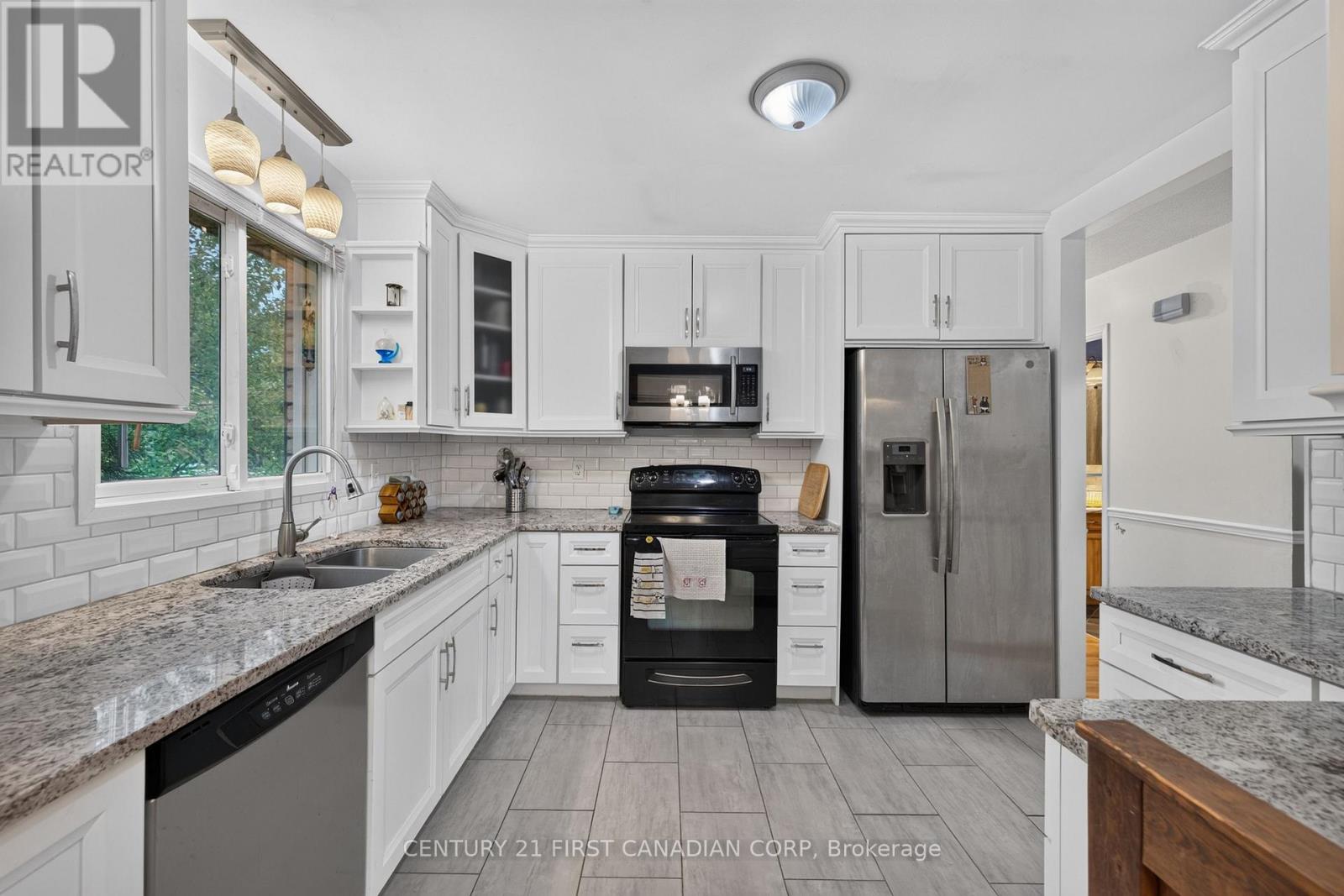 213 Fourth Street, West Elgin, Ontario  N0L 2C0 - Photo 3 - X13670088
