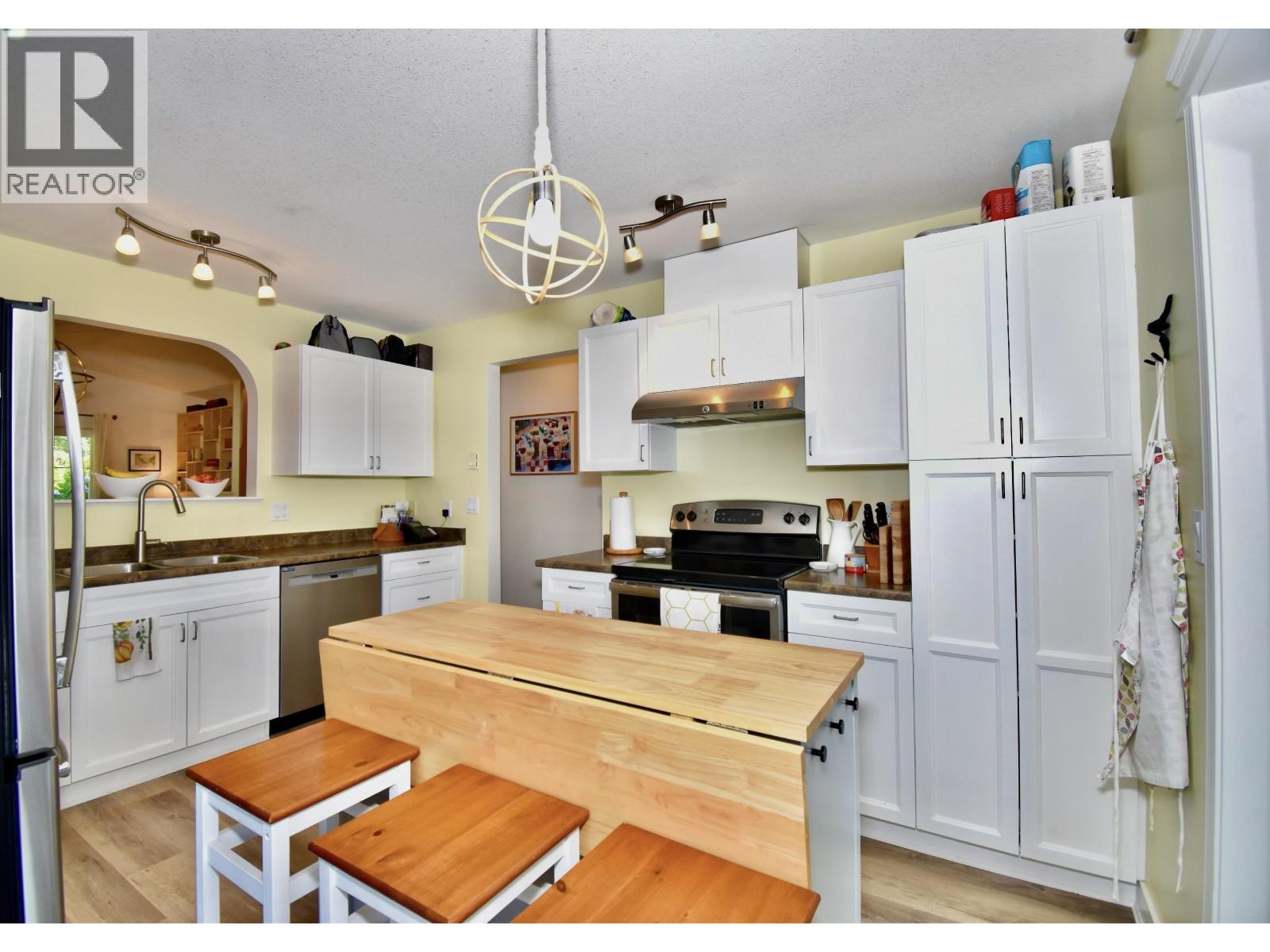6315 Tower Road, Sechelt, British Columbia  V7Z 0T7 - Photo 14 - R3153651