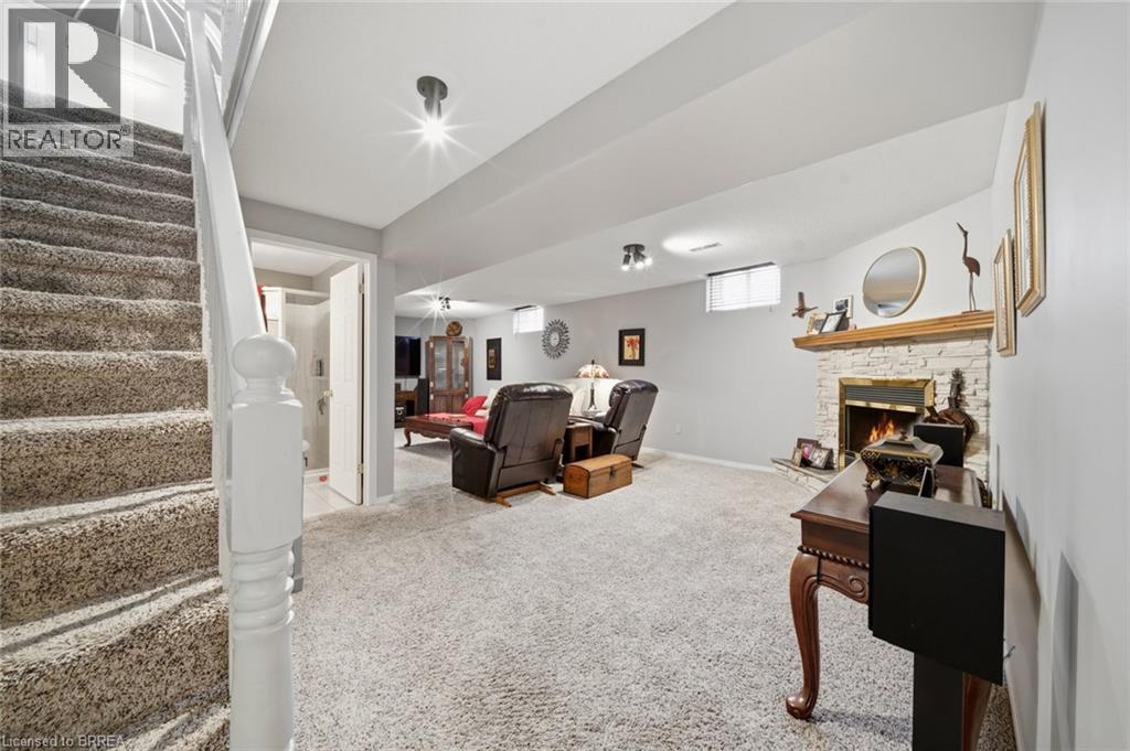 37 Mc Intosh Court, Brantford, Ontario  N3R 7Y1 - Photo 20 - 40855269