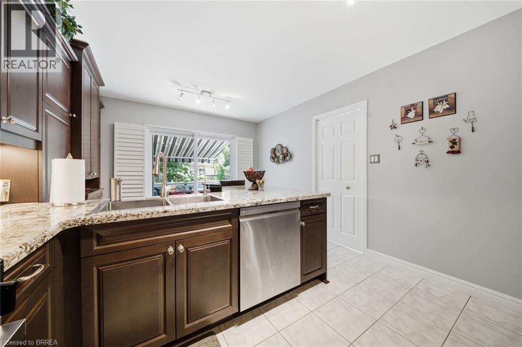 37 Mc Intosh Court, Brantford, Ontario  N3R 7Y1 - Photo 13 - 40855269
