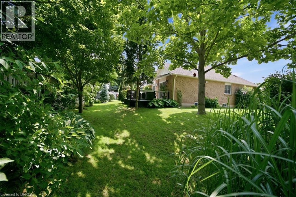 37 Mc Intosh Court, Brantford, Ontario  N3R 7Y1 - Photo 36 - 40855269