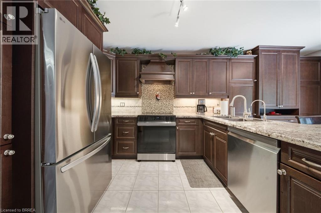 37 Mc Intosh Court, Brantford, Ontario  N3R 7Y1 - Photo 10 - 40855269