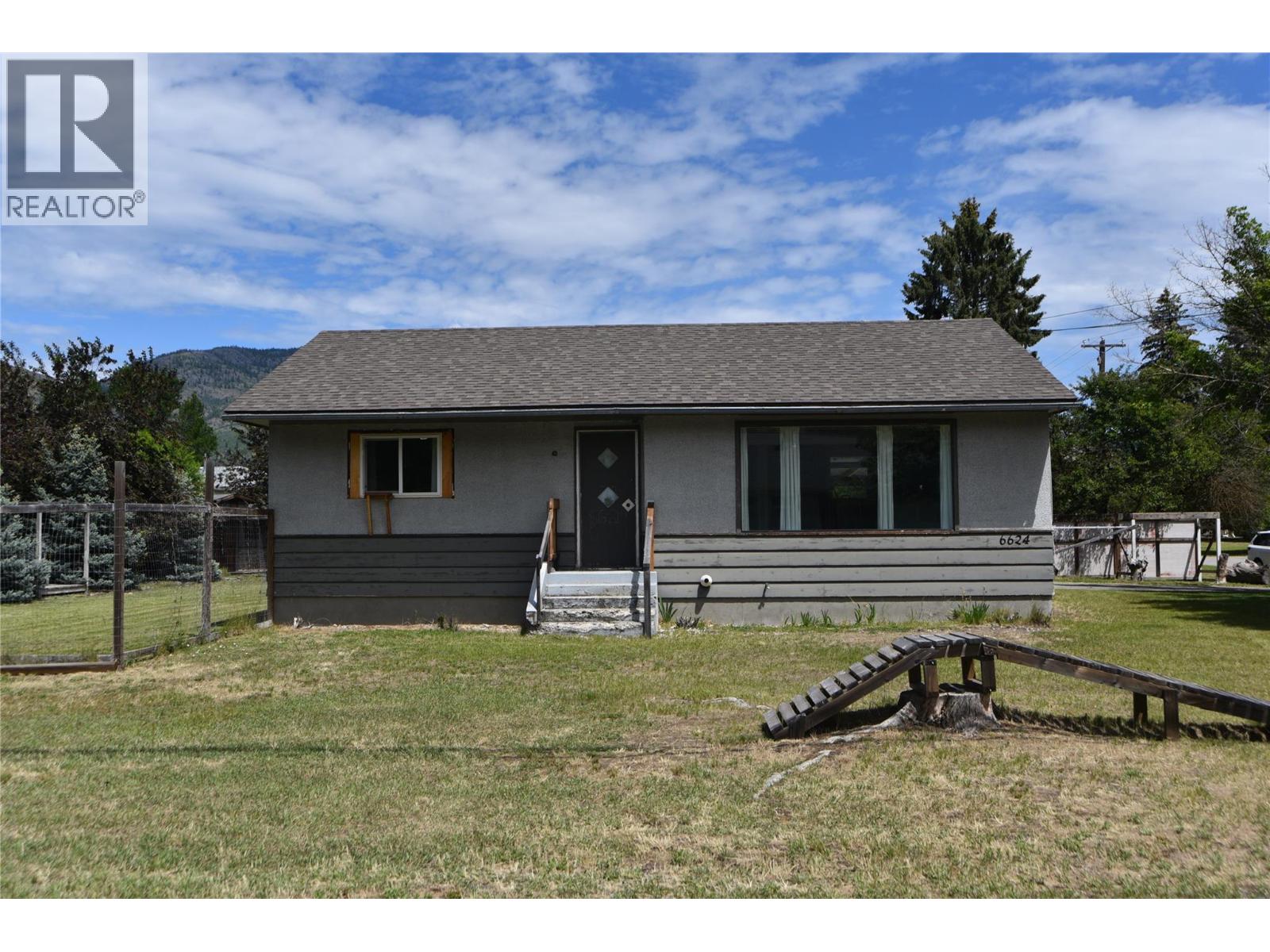 6624 19th Street, Grand Forks, British Columbia