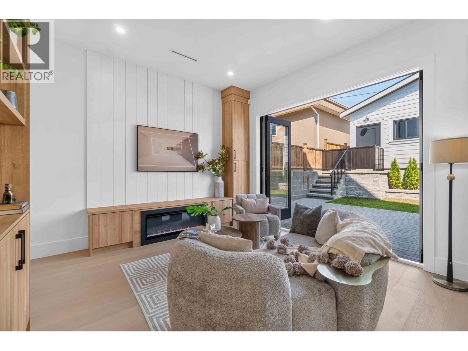 2 3271 E Georgia Street, Vancouver, British Columbia  V5K 2L2 - Photo 10 - R3155089