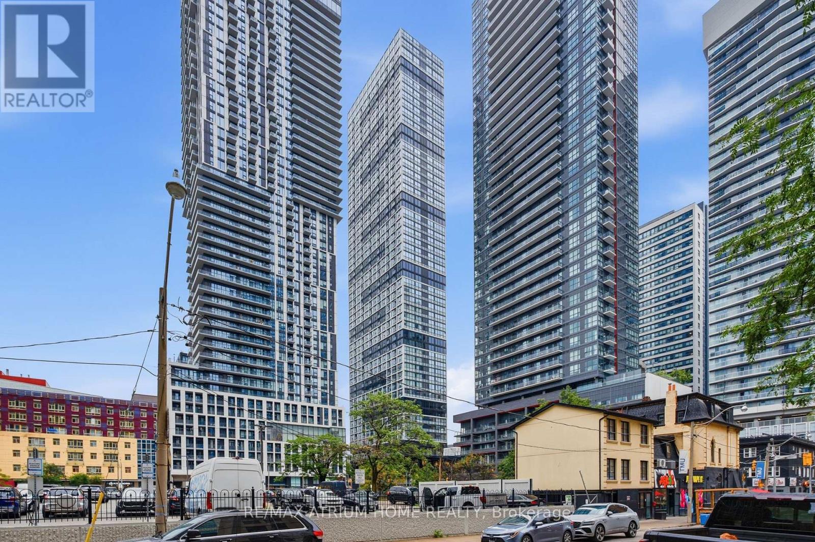 3601 - 181 Dundas Street E, Toronto, Ontario  M5A 0N5 - Photo 1 - C13670026
