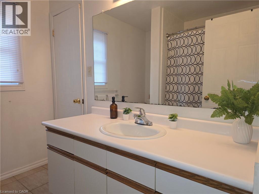 250 Keats Way Unit# 6, Waterloo, Ontario  N2L 6J5 - Photo 22 - 40842072