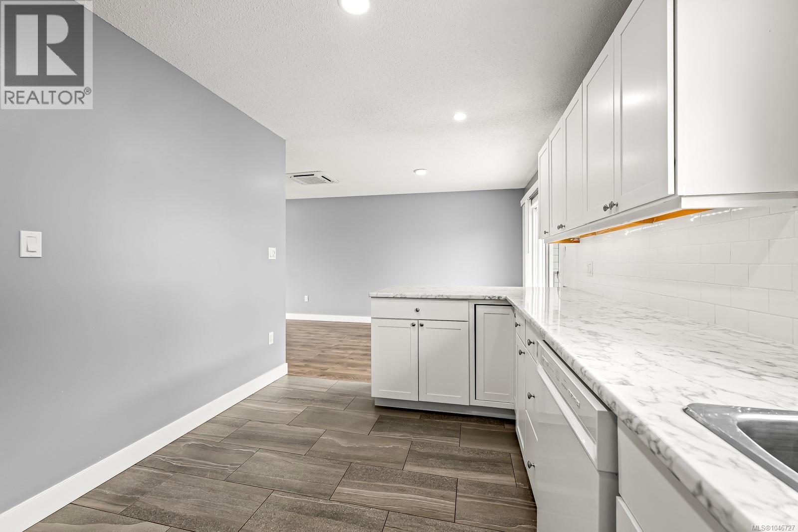 3303 Seventh St, Cumberland, British Columbia  V0R 1S0 - Photo 13 - 1046727