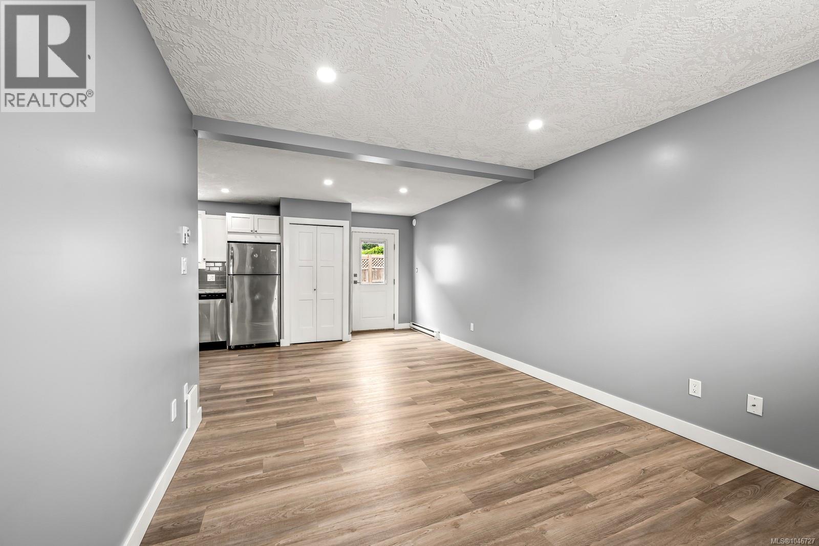 3303 Seventh St, Cumberland, British Columbia  V0R 1S0 - Photo 38 - 1046727
