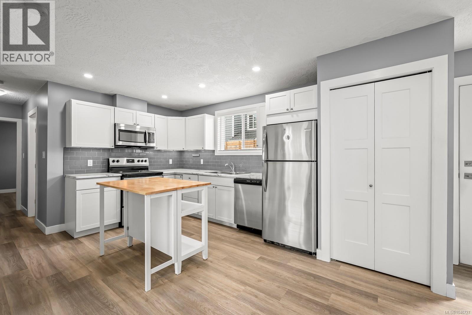 3303 Seventh St, Cumberland, British Columbia  V0R 1S0 - Photo 40 - 1046727
