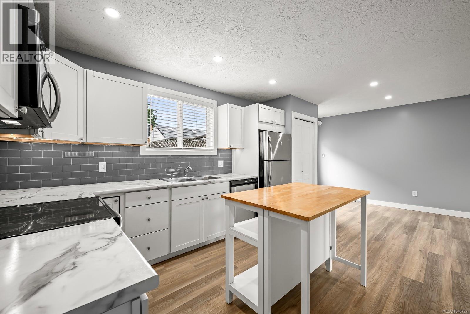 3303 Seventh St, Cumberland, British Columbia  V0R 1S0 - Photo 43 - 1046727