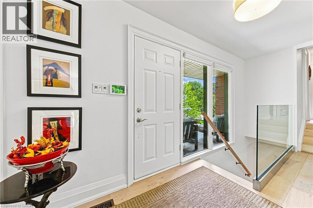 794 Falcon Boulevard, Burlington, Ontario  L7T 3B3 - Photo 4 - 40854177