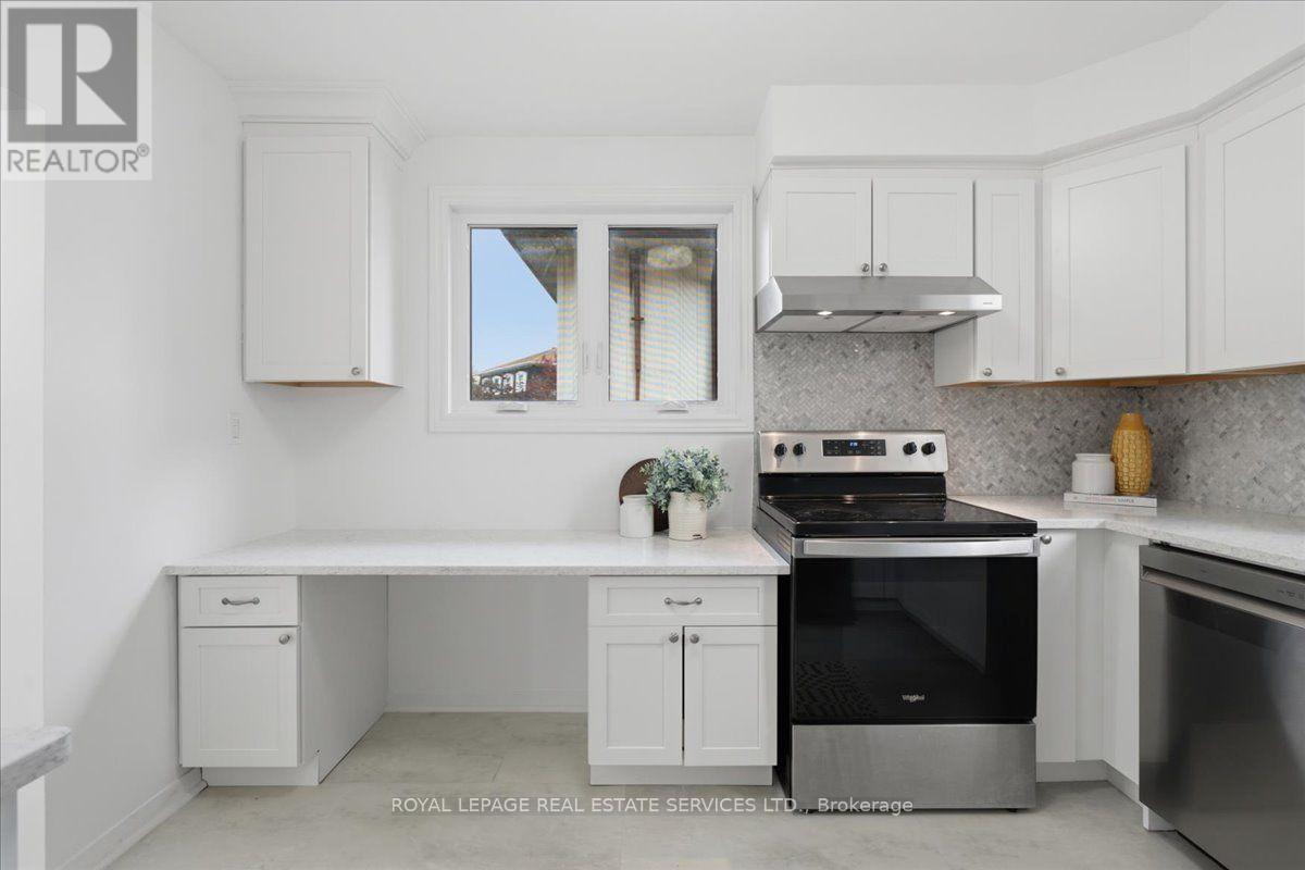 17 Rosegrove Place, Toronto, Ontario  M1S 1W5 - Photo 10 - E13670140