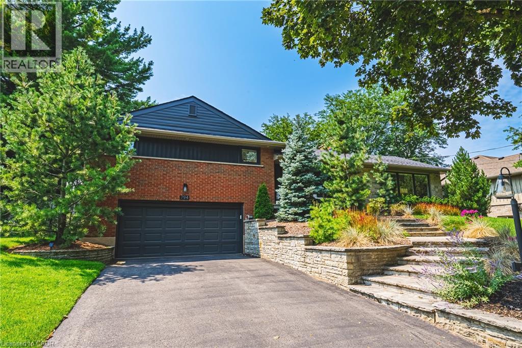 794 Falcon Boulevard, Burlington, Ontario  L7T 3B3 - Photo 2 - 40854177