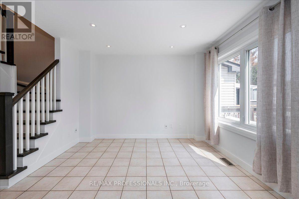10 Corrie Crescent, Essa (Angus), Ontario L0M 1B3 - Photo 11 - N13670058
