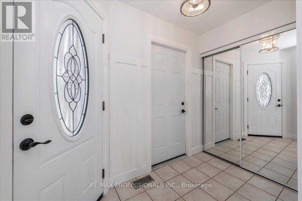 10 Corrie Crescent, Essa (Angus), Ontario L0M 1B3 - Photo 3 - N13670058