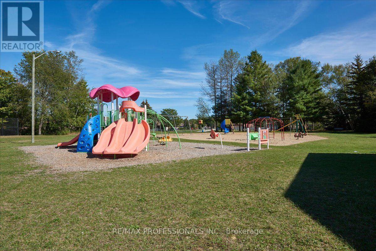 10 Corrie Crescent, Essa (Angus), Ontario L0M 1B3 - Photo 31 - N13670058