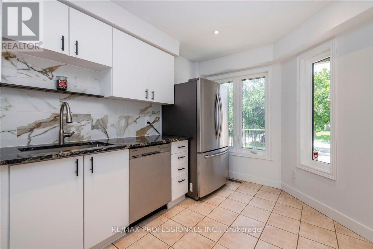 10 Corrie Crescent, Essa (Angus), Ontario L0M 1B3 - Photo 4 - N13670058