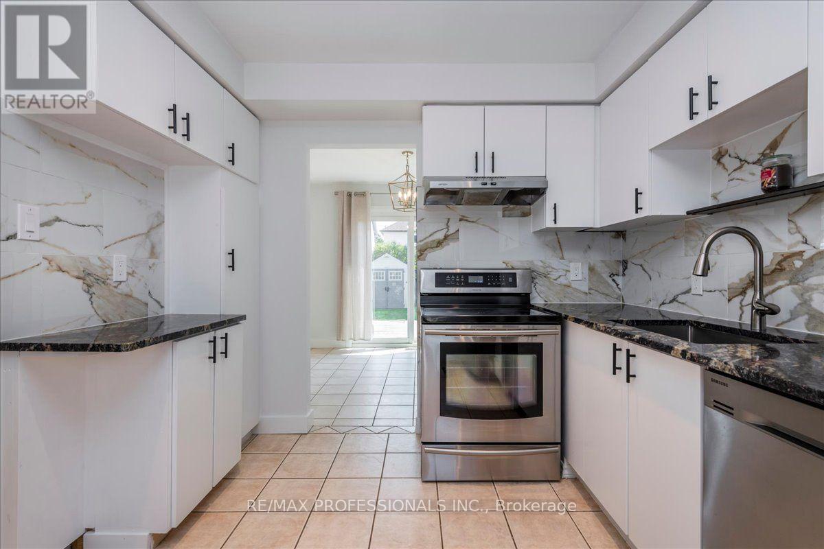 10 Corrie Crescent, Essa (Angus), Ontario L0M 1B3 - Photo 6 - N13670058