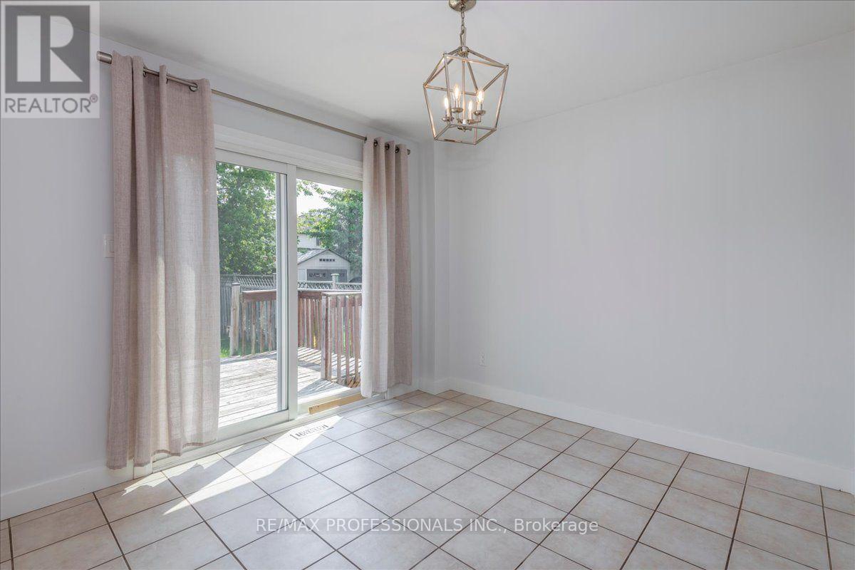 10 Corrie Crescent, Essa (Angus), Ontario L0M 1B3 - Photo 8 - N13670058