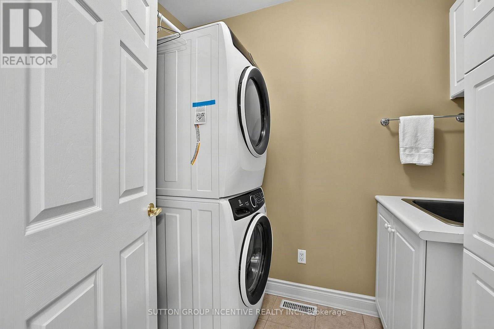 13 Renaissance Point, New Tecumseth, Ontario  L9R 2H8 - Photo 20 - N13670148