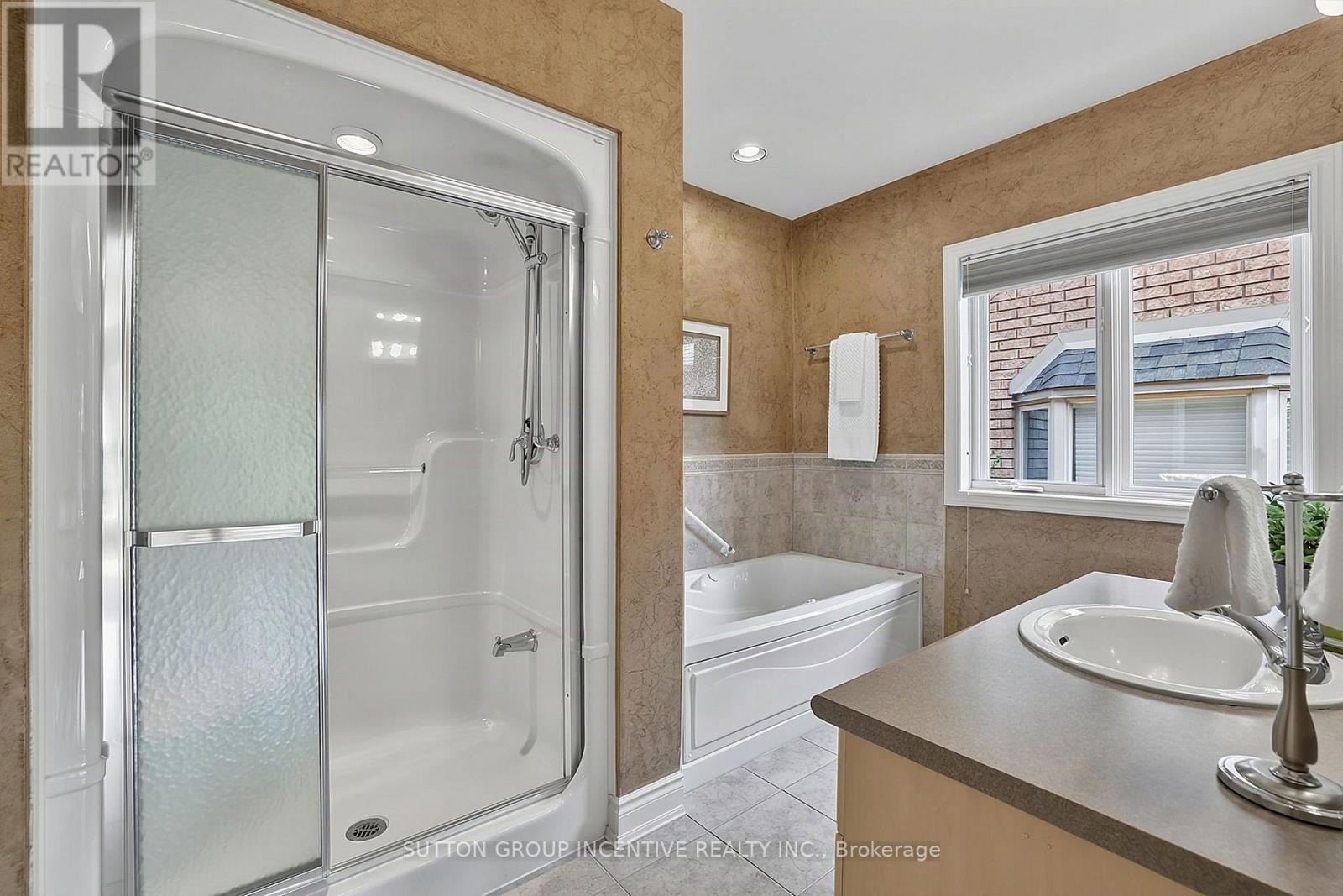 13 Renaissance Point, New Tecumseth, Ontario  L9R 2H8 - Photo 24 - N13670148