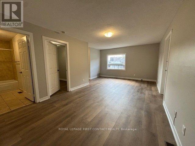 236 Tiffin Street, Barrie (400 North), Ontario  L4N 2N4 - Photo 2 - S13670094