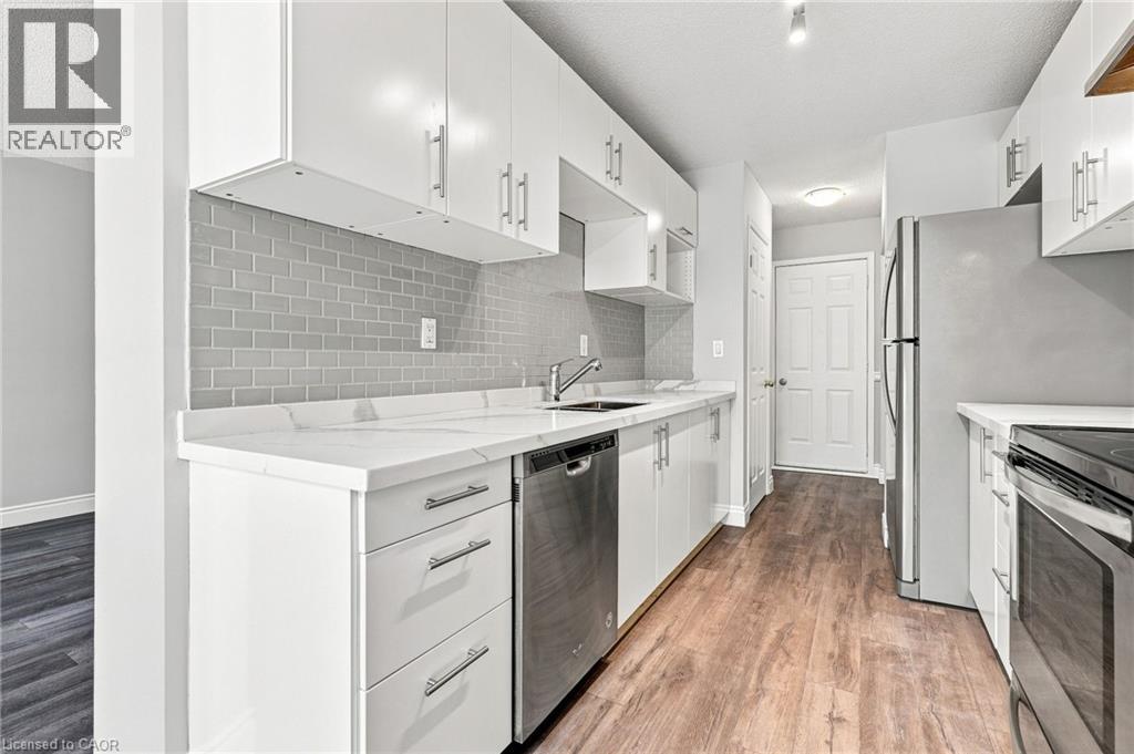 1 Perthshire Court, Hamilton, Ontario  L9B 2H1 - Photo 17 - 40855313