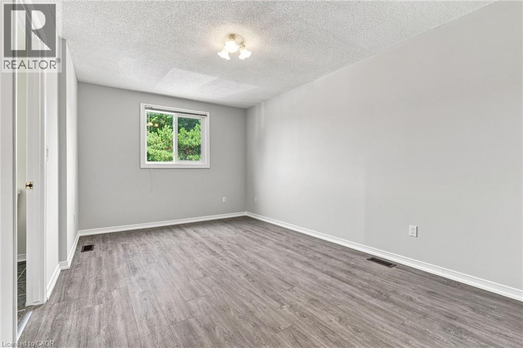 1 Perthshire Court, Hamilton, Ontario  L9B 2H1 - Photo 26 - 40855313