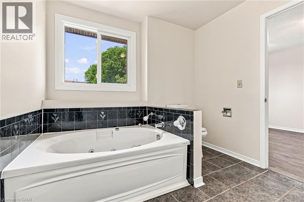 1 Perthshire Court, Hamilton, Ontario  L9B 2H1 - Photo 29 - 40855313