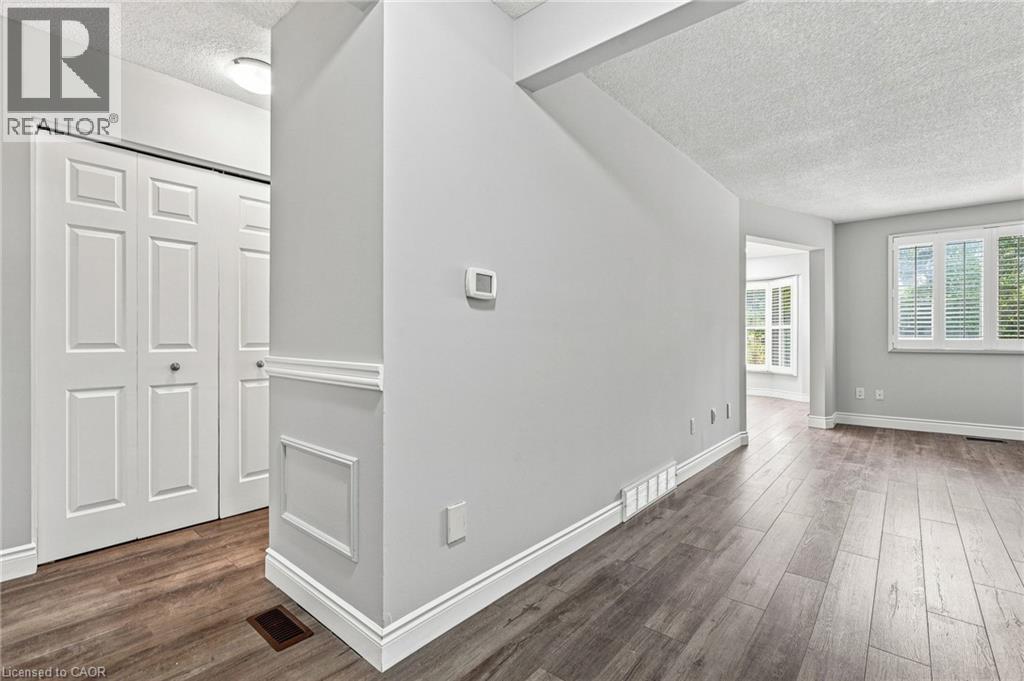 1 Perthshire Court, Hamilton, Ontario  L9B 2H1 - Photo 7 - 40855313