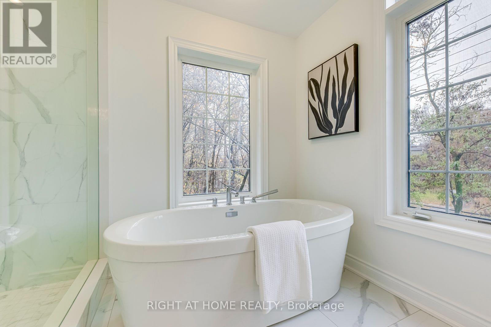 2575 Islington Avenue, Toronto, Ontario  M9V 4A2 - Photo 30 - W13670062